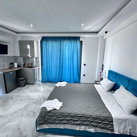 Central Studios Apartments Аликанас Экстерьер фото