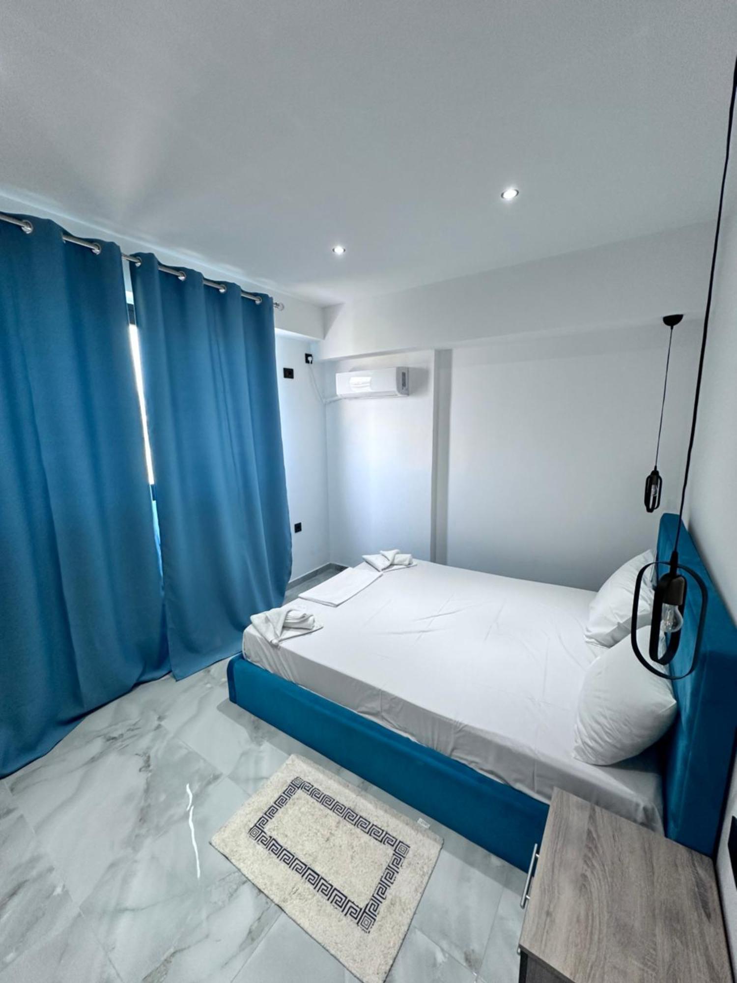 Central Studios Apartments Аликанас Экстерьер фото