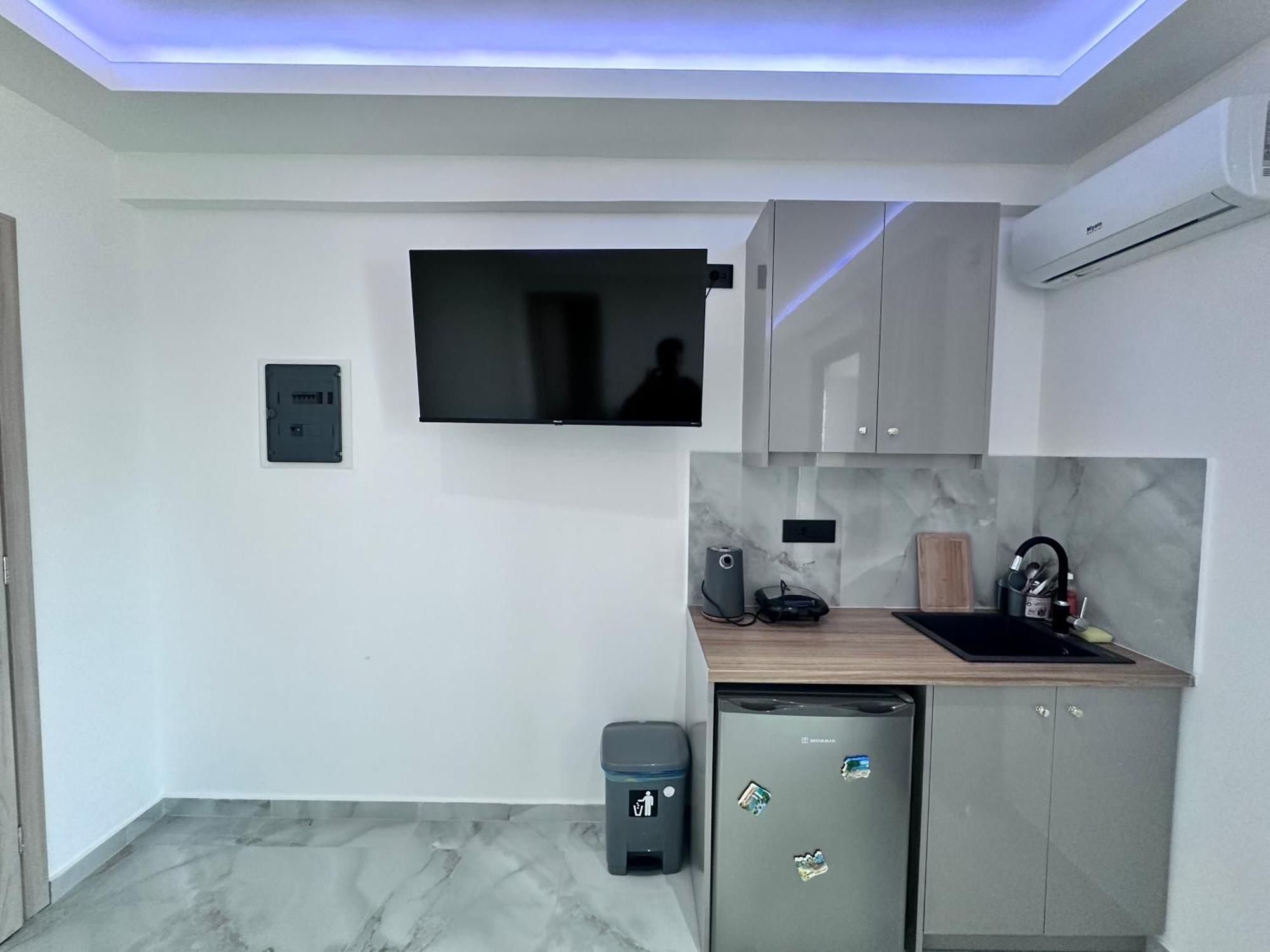 Central Studios Apartments Аликанас Экстерьер фото