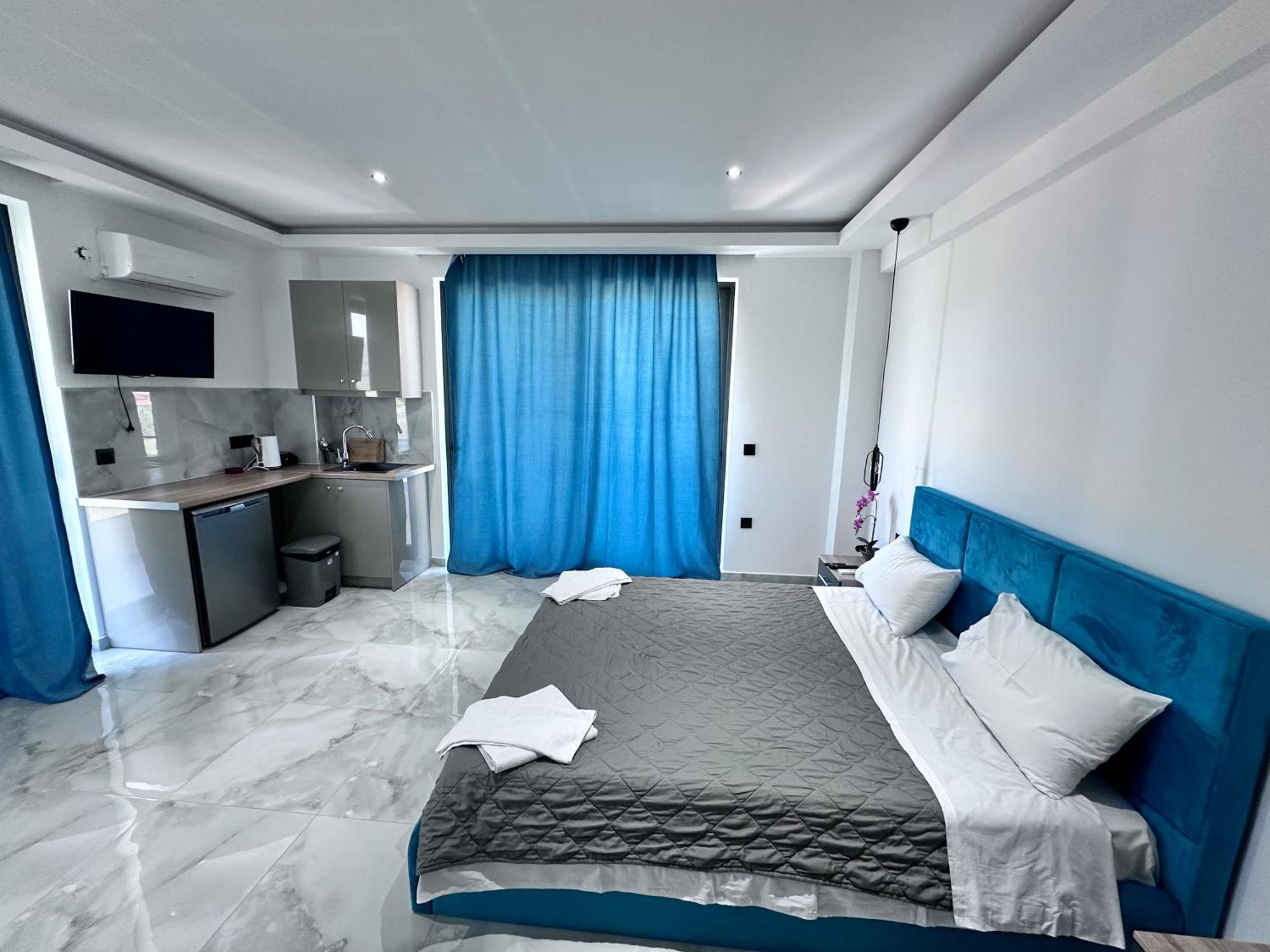 Central Studios Apartments Аликанас Экстерьер фото