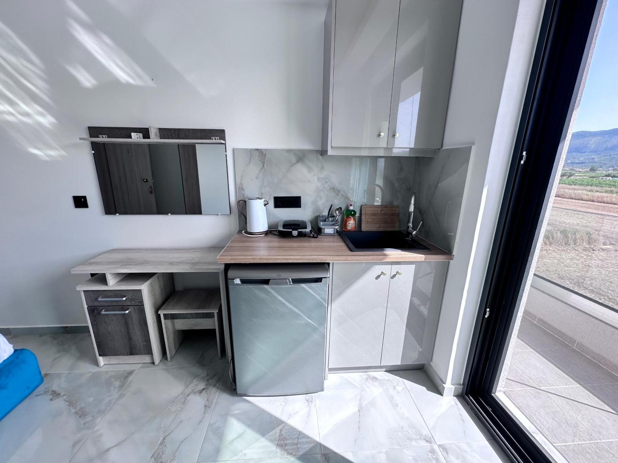 Central Studios Apartments Аликанас Экстерьер фото