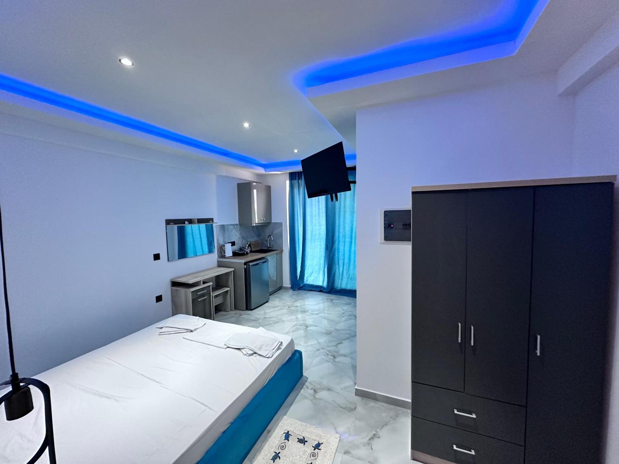Central Studios Apartments Аликанас Экстерьер фото