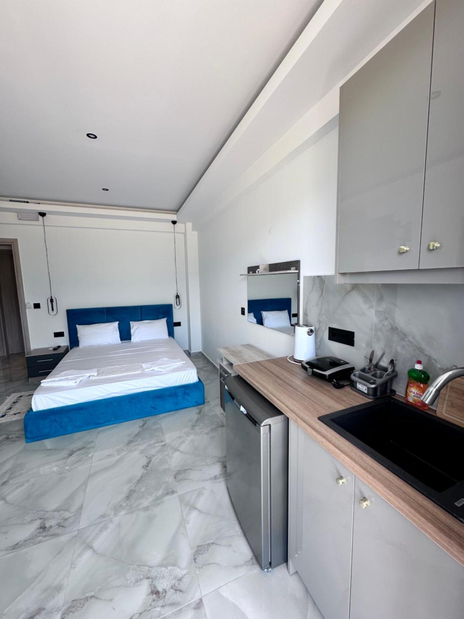 Central Studios Apartments Аликанас Экстерьер фото