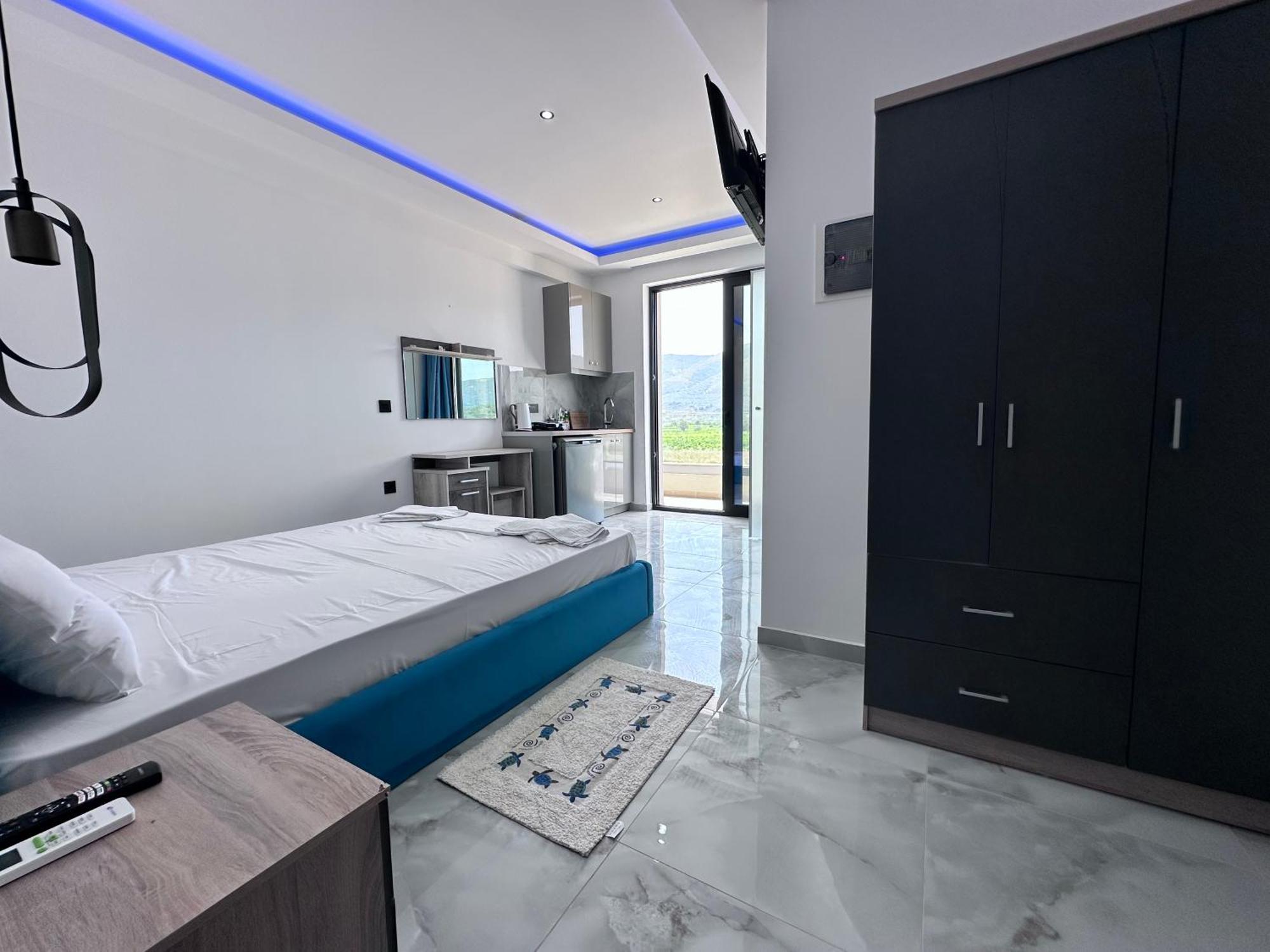 Central Studios Apartments Аликанас Экстерьер фото