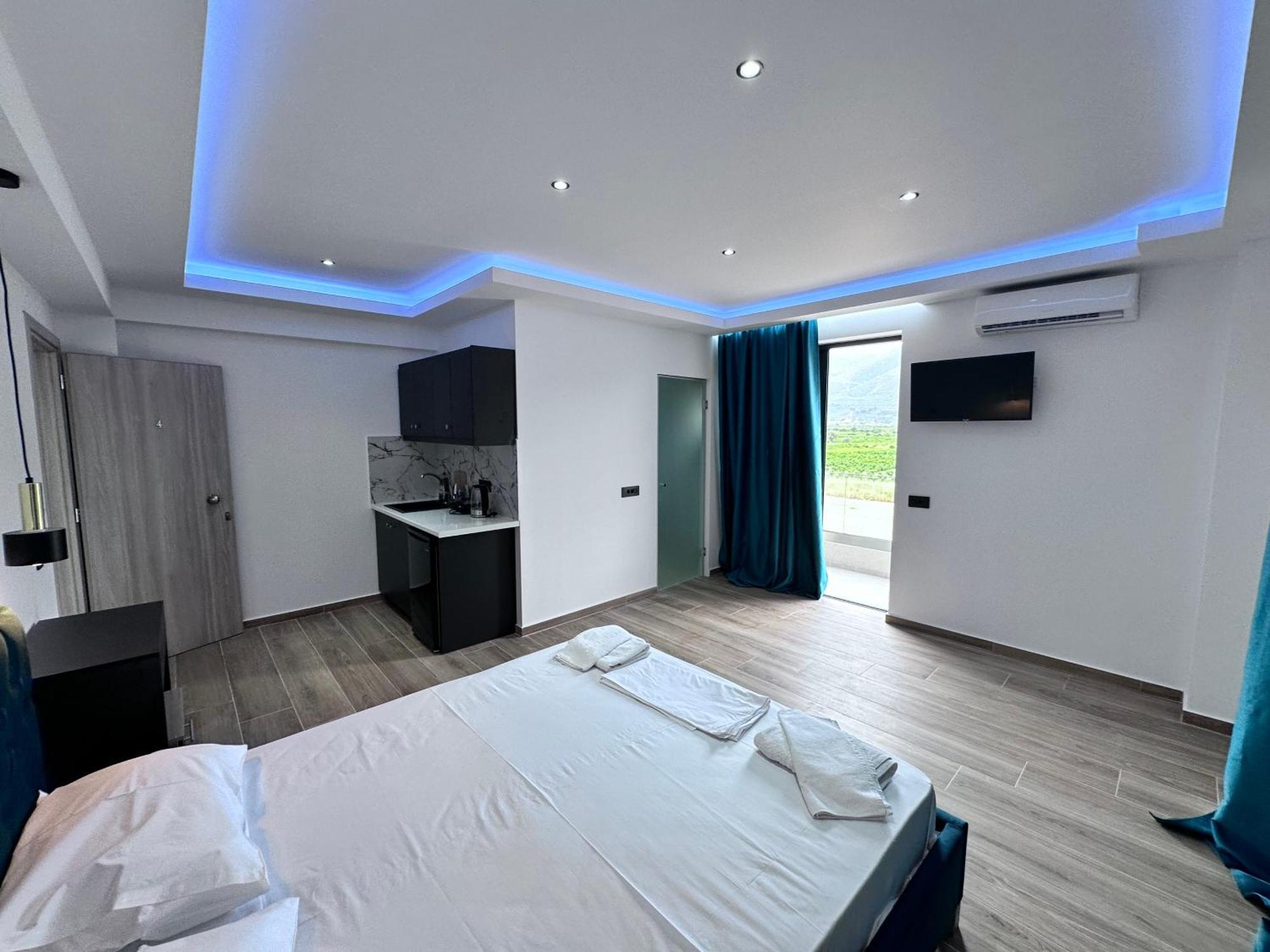 Central Studios Apartments Аликанас Экстерьер фото