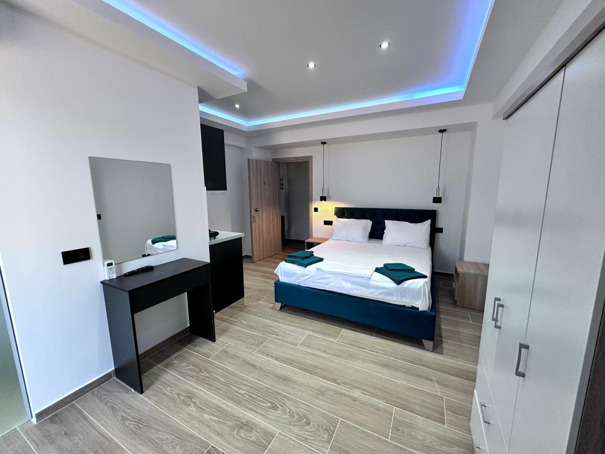 Central Studios Apartments Аликанас Экстерьер фото