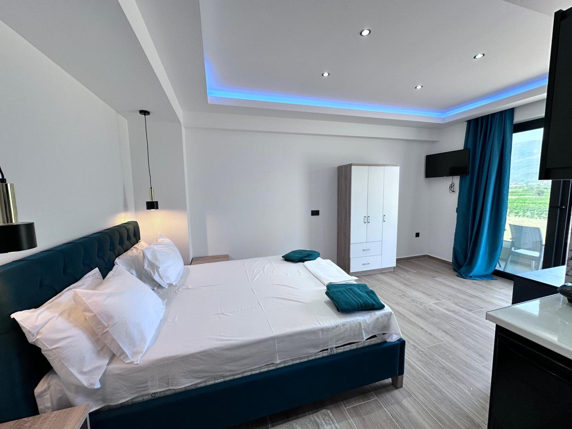 Central Studios Apartments Аликанас Экстерьер фото